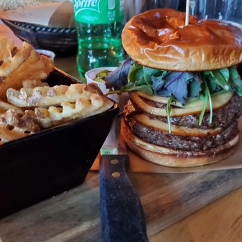Mammoth Brewing - Double Burger - Breweries Near Me - Mammoth Lakes, California Mammoth Brewing - Double Burger - Breweries Near Me - Mammoth Lakes, California