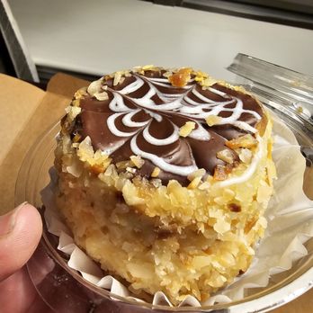 The Original Boston Cream Pie - Boston Cream pie sold to go at Hotel gift shop - Desserts Near Me - Boston, Massachusetts The Original Boston Cream Pie - Boston Cream pie sold to go at Hotel gift shop - Desserts Near Me - Boston, Massachusetts