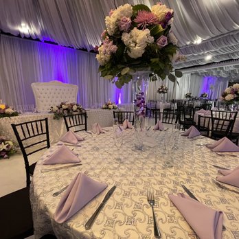 Rose Flowers - Centerpiece and other Arrangements - Florists Near Me - Santa Ana, California Rose Flowers - Centerpiece and other Arrangements - Florists Near Me - Santa Ana, California