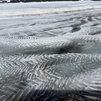 Columbia Icefield Glacier & Centre - Visitor Centers Near Me - Jasper, Alberta