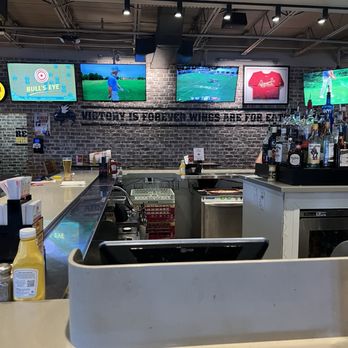 Buffalo Wild Wings - Bar - Chicken Wings Near Me - Ballwin, Missouri Buffalo Wild Wings - Bar - Chicken Wings Near Me - Ballwin, Missouri