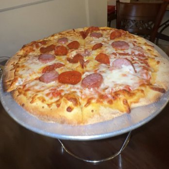 Biancoverde at Hotel Mac - Pepperoni sausage pizza - Italian Near Me - Richmond, California