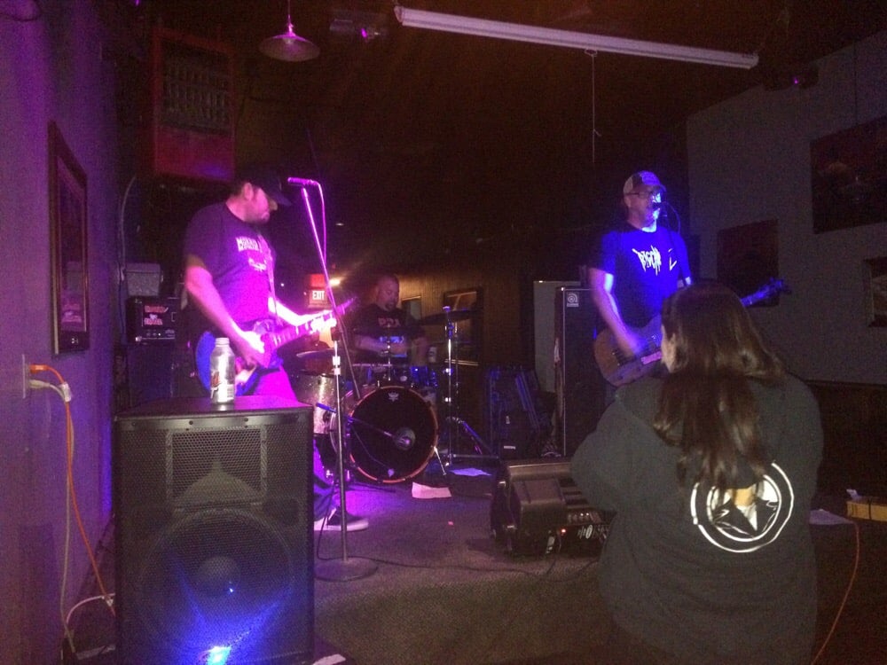 RILEY’S TAVERN Updated July 2024 15 Photos & 30 Reviews 1523 19th