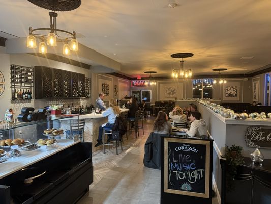 Mia Cafe and Wine Bar by null