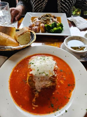 Bella Trattoria E Pizzeria by null