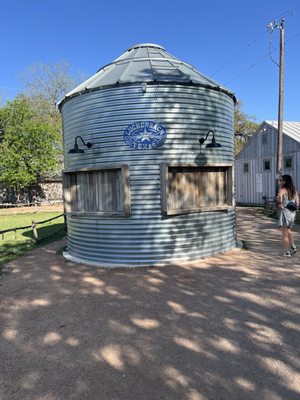 Luckenbach by null