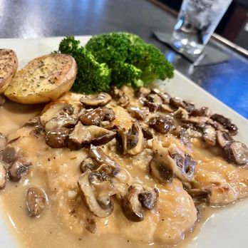 Chef’s Roma Kitchen - Chicken Marsala - Italian Near Me - Henderson, Nevada