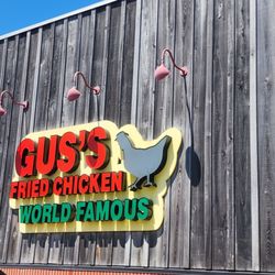 Gus's World Famous Fried Chicken