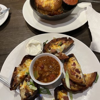 Ye Olde Squire - Aldershot - Potato skins, pull apart focaccia bread - Pubs Near Me - Burlington, Ontario Ye Olde Squire - Aldershot - Potato skins, pull apart focaccia bread - Pubs Near Me - Burlington, Ontario