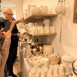 Kitsch - Assortment of ceramics you can paint