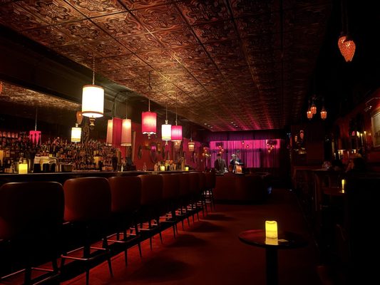 Green Lady Lounge by null