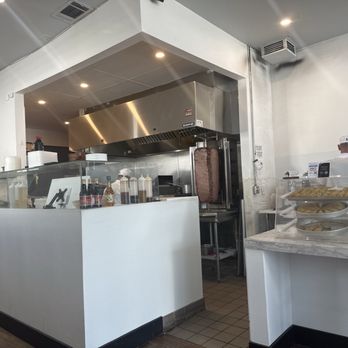 Doner Corner - Mediterranean Near Me - Los Angeles, California