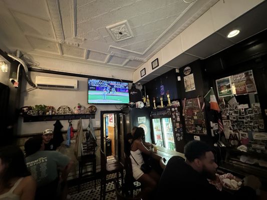 Kelliann’s Bar & Grill by null