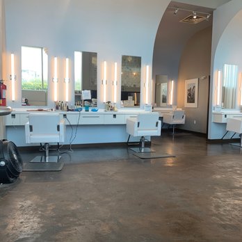 Blowout - The Gulch - Blow Dry/Out Services Near Me - Nashville, Tennessee