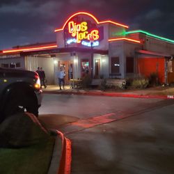 Ojos Locos Sports Cantina