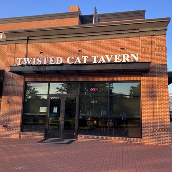 Twisted Cat Tavern - Restaurant Outside View - Sports Bars Near Me - Leesburg, Virginia