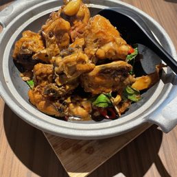 Three-cup chicken