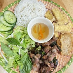 Pho Abby - Grill pork ,tofu , vermicelli, lettuce,cucumbers