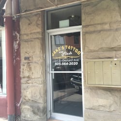 Jake's Tattoo and Flash - Entry way on orchard