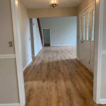 Southern Flooring Solutions - a hardwood floor in a home - Flooring Near Me - Seneca, South Carolina Southern Flooring Solutions - a hardwood floor in a home - Flooring Near Me - Seneca, South Carolina