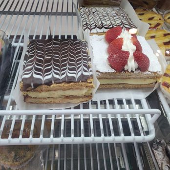 Parisien Bakery - Cake - Bakeries Near Me - Clovis, California