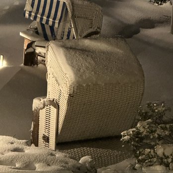 Hotel Strandhotel - .... seltene Schneeimpressionen ... - Hotels Near Me - Strande, SH