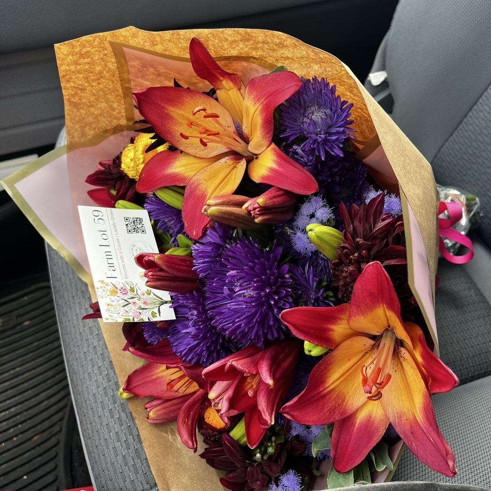 Farm Lot 59 - The bouquet I ordered so colorful and bright! - Florists Near Me - Long Beach, California