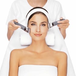 Delray Beach Electrolysis - Guinot Paris Hydradermie Star Treatment, maximum hydration using micro currents.