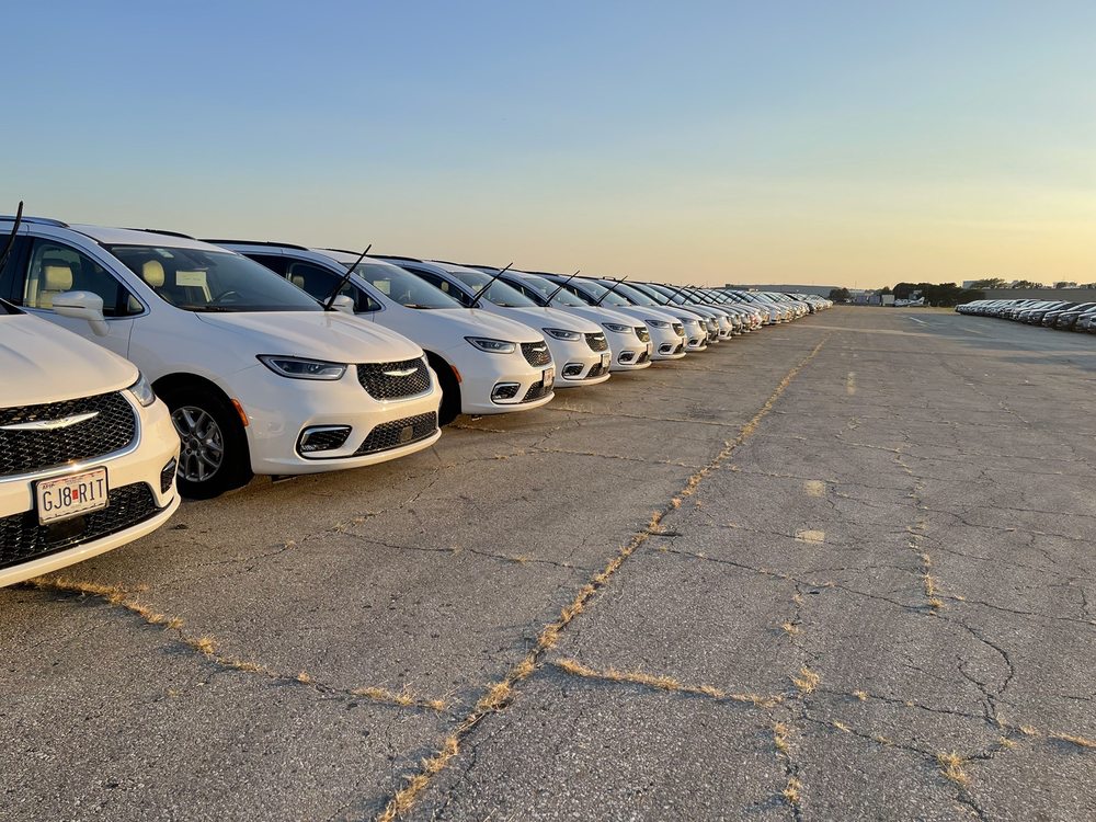 AVIS Updated September 2024 10 Photos & 24 Reviews 1804 E Santa