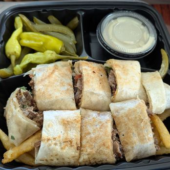 Dama Grill - beef shawarma plate - Mediterranean Near Me - Los Angeles, California Dama Grill - beef shawarma plate - Mediterranean Near Me - Los Angeles, California