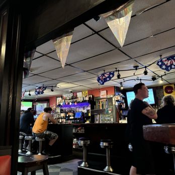 Common Pub & Grille - Dive Bars Near Me - Bristol, Rhode Island