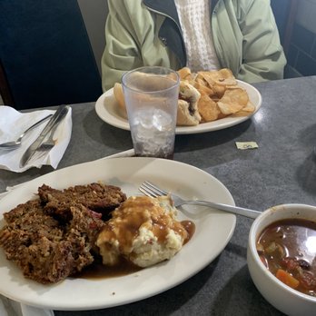 The Diner - Meatioaf w Gravy Mashed & peas - Diners Near Me - Horseheads, New York The Diner - Meatioaf w Gravy Mashed & peas - Diners Near Me - Horseheads, New York