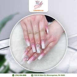 La Vie Nails - !!
Embrace the gradient trend with ombre nails that exude elegance and style.