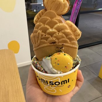 Somisomi - Upside Down Ahboong Matcha + Black Sesame Custard filling - Desserts Near Me - Chandler, Arizona Somisomi - Upside Down Ahboong Matcha + Black Sesame Custard filling - Desserts Near Me - Chandler, Arizona