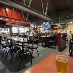 Bronx Pizza And Pints - Tables