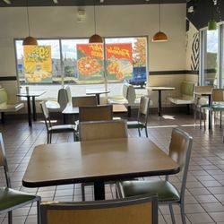 Del Taco - Inside