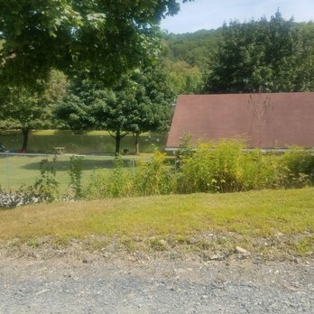 Big Brown Fish & Pay Lakes - The main building - Fishing Near Me - Effort, Pennsylvania