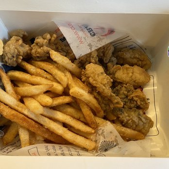 Crab Du Jour - Fried Oyster Basket w/ Cajun Fries - Seafood Near Me - Turnersville, New Jersey Crab Du Jour - Fried Oyster Basket w/ Cajun Fries - Seafood Near Me - Turnersville, New Jersey