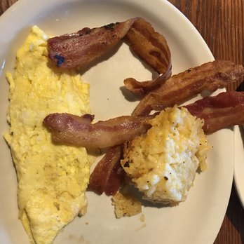Cracker Barrel Old Country Store - Breakfast & Brunch Near Me - West Memphis, Arkansas