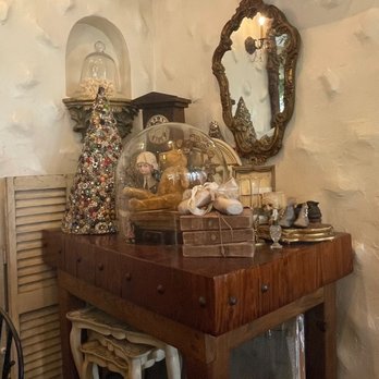 Cream Pot - Decor - Breakfast & Brunch Near Me - Honolulu, Hawaii