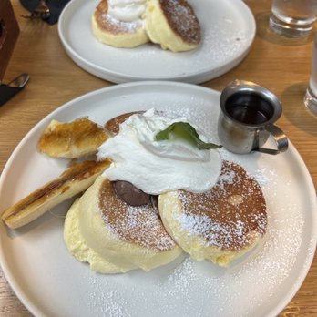 Flipper’s - Caramel Banana Chocolate Pancakes - Pancakes Near Me - New York, New York Flipper’s - Caramel Banana Chocolate Pancakes - Pancakes Near Me - New York, New York