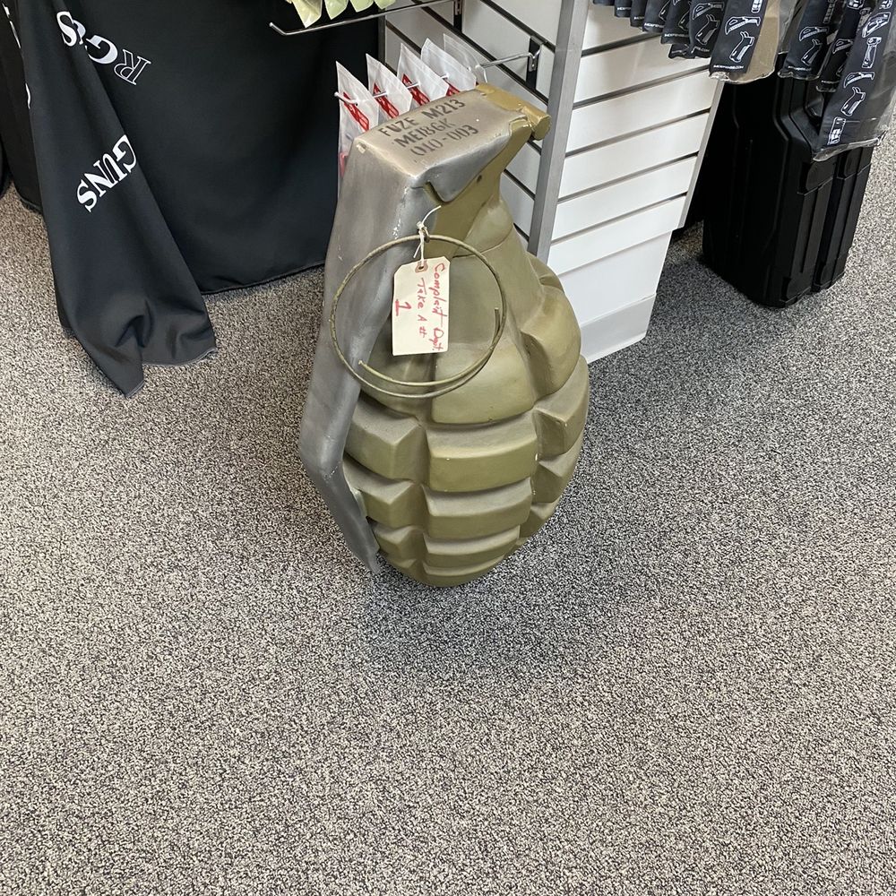 R Guns - Merchandise - Guns & Ammo Near Me - Carpentersville, Illinois R Guns - Merchandise - Guns & Ammo Near Me - Carpentersville, Illinois