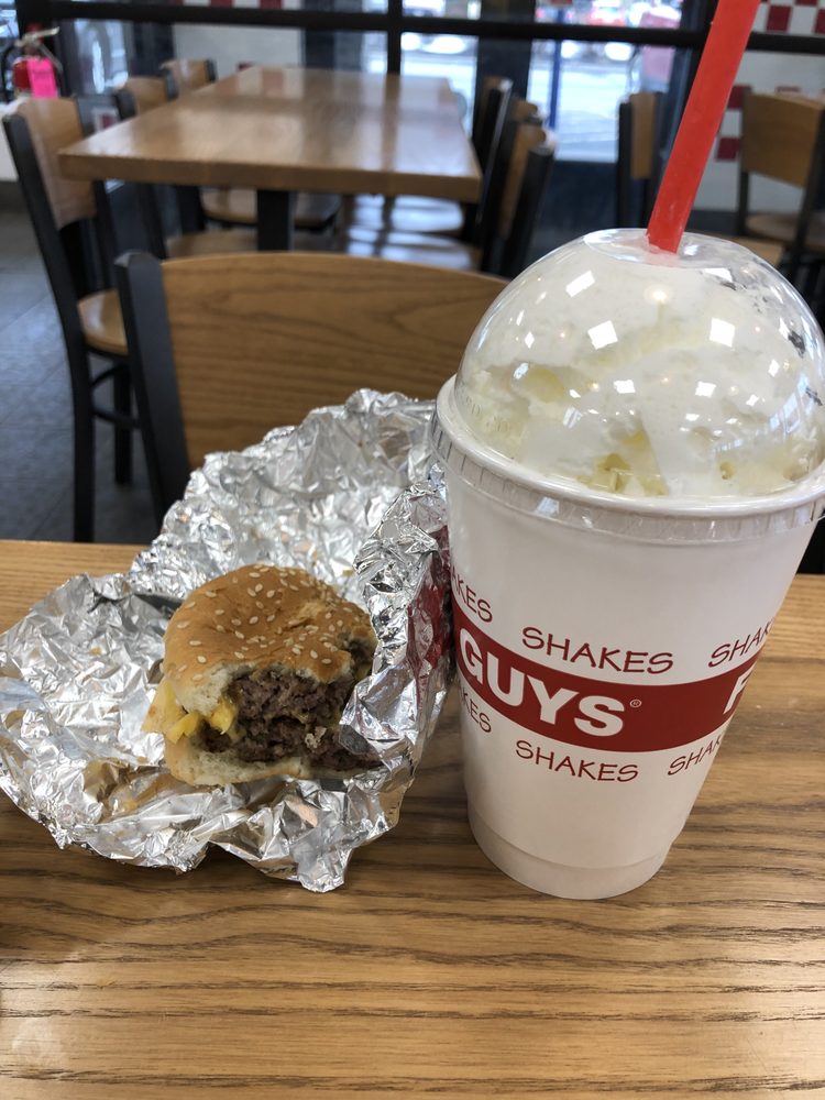 FIVE GUYS Updated May 2024 27 Photos & 43 Reviews 222 Elmira Rd