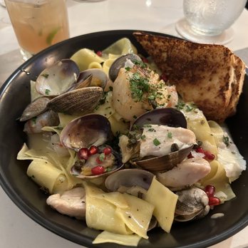 Honu Oceanside - Seafood Near Me - Lahaina, Hawaii