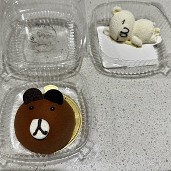 A La Mousse - Brown Bear and Polar Bear - Desserts Near Me - Philadelphia, Pennsylvania A La Mousse - Brown Bear and Polar Bear - Desserts Near Me - Philadelphia, Pennsylvania