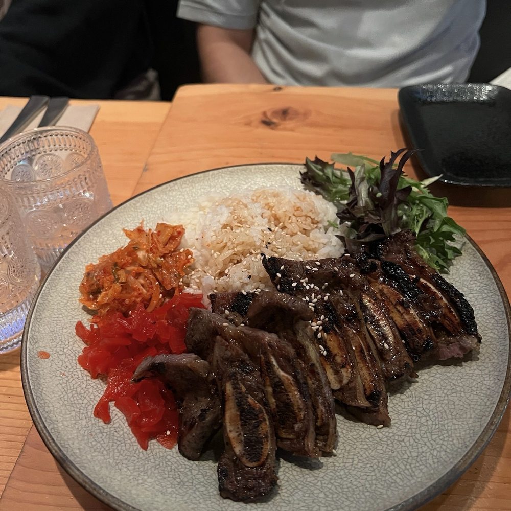 Block Kitchen + Bar - Short ribs - Sandwiches Near Me - Banff, Alberta Block Kitchen + Bar - Short ribs - Sandwiches Near Me - Banff, Alberta