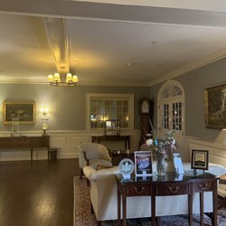 Inn on Boltwood - The lobby smells good. In the morning they put out cider donuts and coffee and tea.