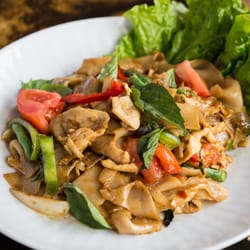 Thai Tanium Restaurant - Drunken Noodle,  Kee Mao