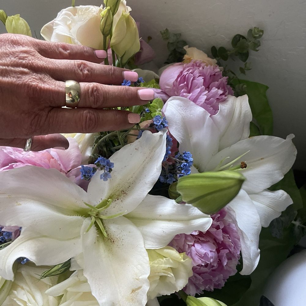 Ladybug Flowers - Three days later...biggest lilies ever - Florists Near Me - Sausalito, California Ladybug Flowers - Three days later...biggest lilies ever - Florists Near Me - Sausalito, California