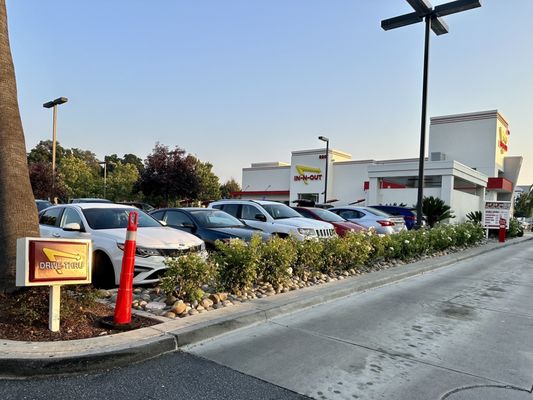 In-N-Out Burger by null